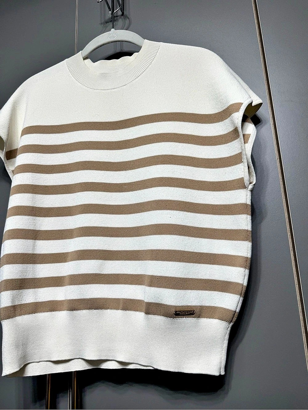 Marc New York Striped Short Sleeve Top in White & Brown Size Medium